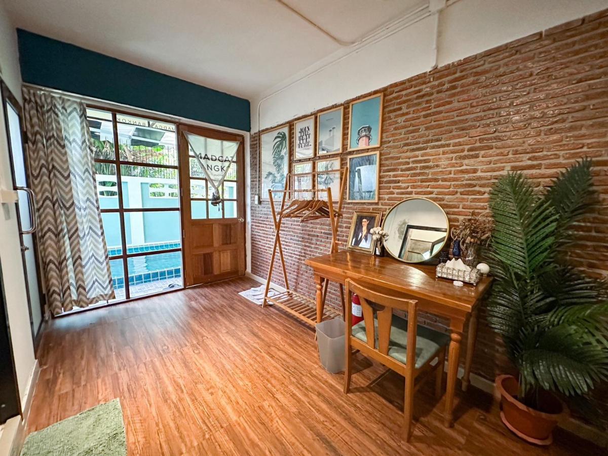 T-House Bkk 2Floors Near Bts With Swimming Pool And Free Wifi Hotell Bangkok Eksteriør bilde